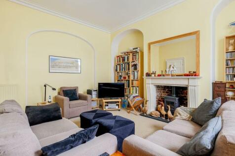 A SITTING ROOM 2 -15