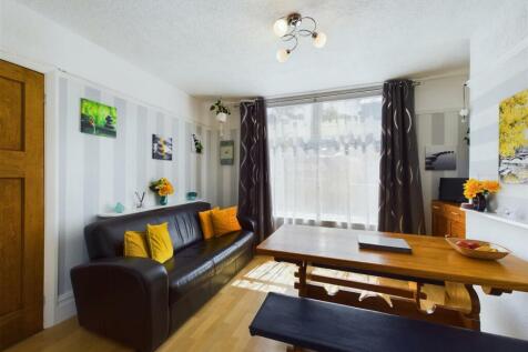 CAM01381G0-PR0053-STILL032.jpg