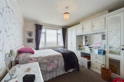 CAM01381G0-PR0053-STILL045.jpg