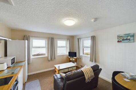 CAM01381G0-PR0084-STILL008.jpg