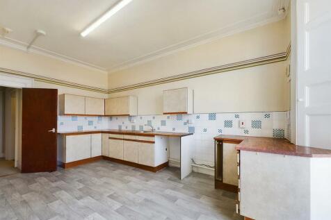 Kitchen 1.jpg