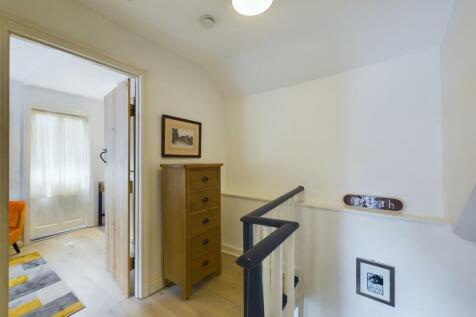 CAM01381G0-PR0130-STILL007.jpg
