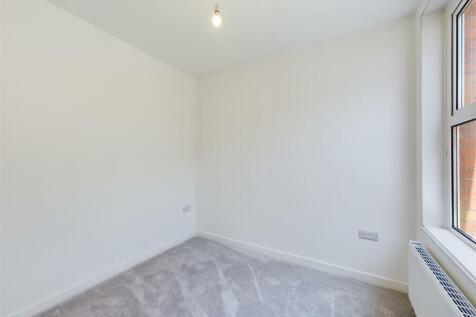 CAM01381G0-PR0127-STILL005.jpg