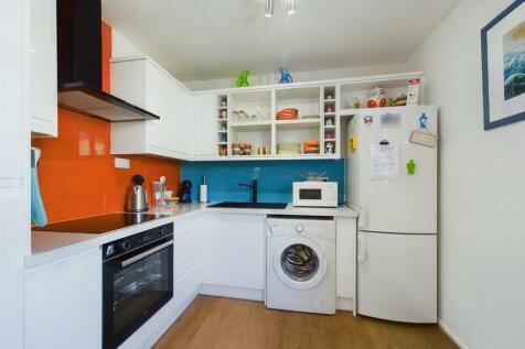 CAM01381G0-PR0132-STILL017.jpg