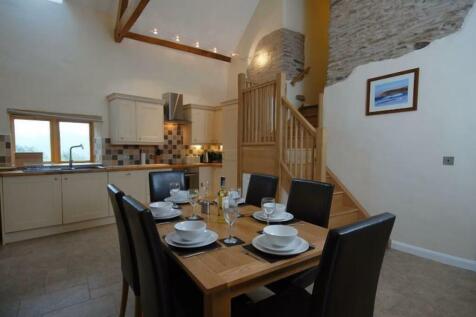 Dining room (1).jpg