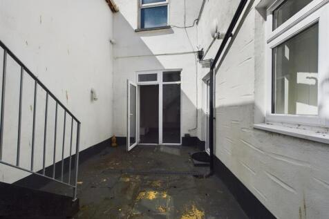 CAM01381G0-PR0151-STILL008.jpg