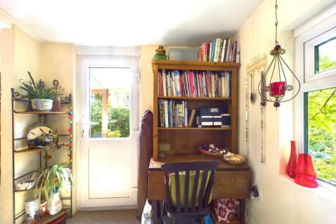 CAM01381G0-PR0133-STILL012.jpg