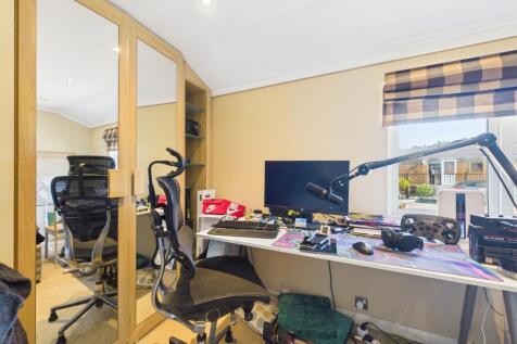 Bedroom One (2)