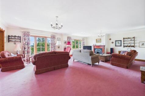 CAM02742G0-PR0017-STILL033.jpg