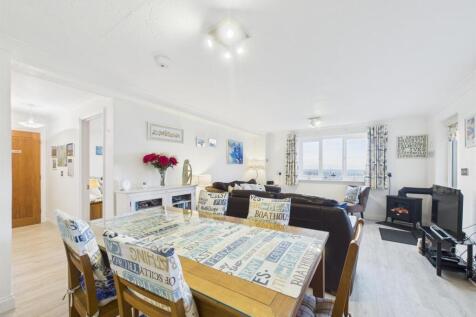 Open plan living room (1)
