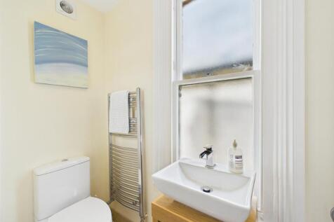 Bedroom Five En-suite