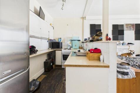 Kitchen (Flat 2)