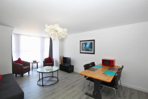 Lounge/Dining area