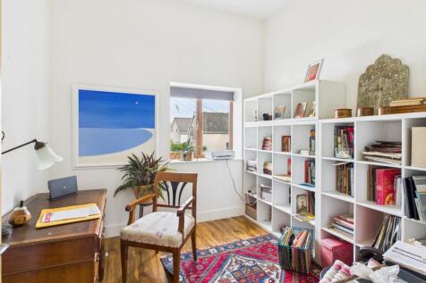 Bedroom 5/Study