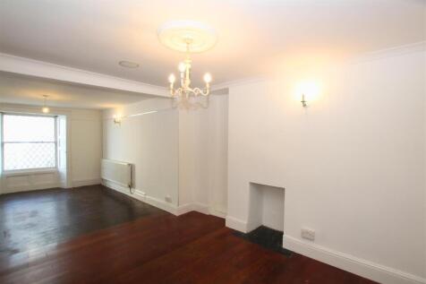Lounge/Dining