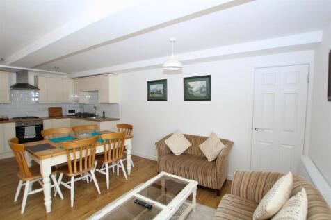 Lounge/Dining area