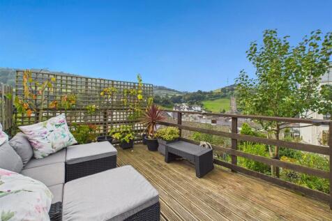 Top of rear graden decking