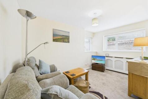 Enginefield Living room