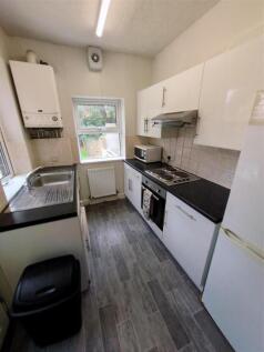 333 Springvale Rd kitchen.jpg