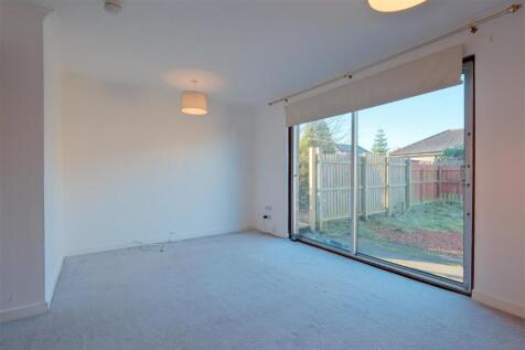 Living Room / Dining