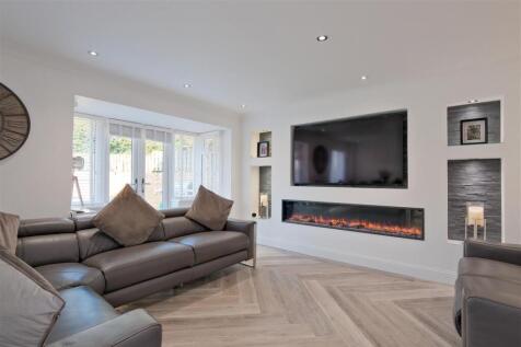 Living Room / Dining