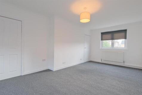 Living Room / Dining