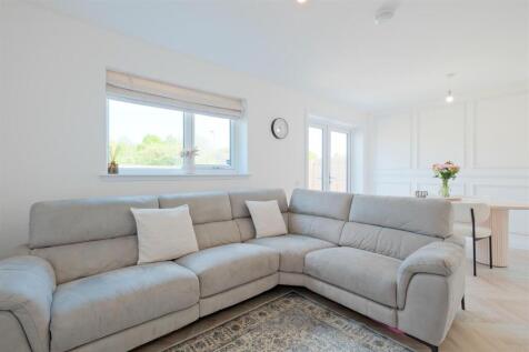 Living Room / Dining