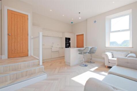 Living Room /