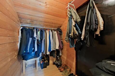 Walk in wardrobe