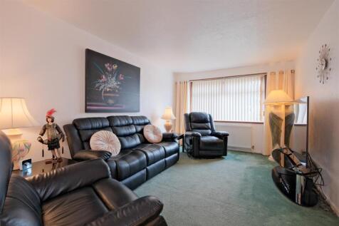 Living Room / Dining