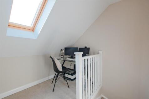 Top Landing/Office