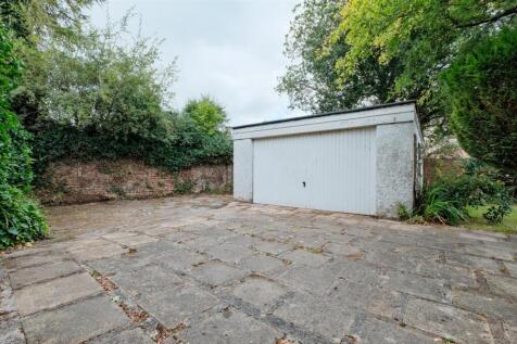 Garage &amp;