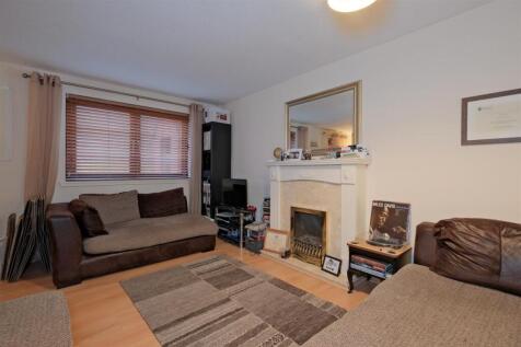 Living Room / Dining