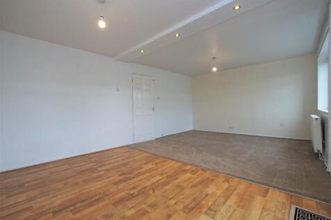 Lounge / Dining Area