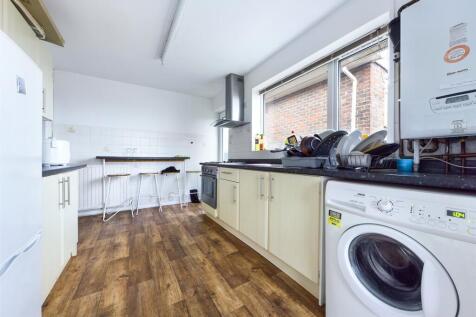 Kitchen-Room-To-Rent