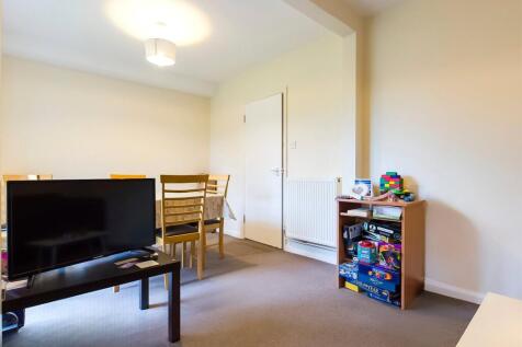 Lounge-House-To-Rent