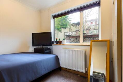 Bedroom-House-To-Ren