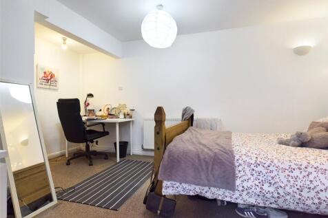Bedroom-House-To-Ren