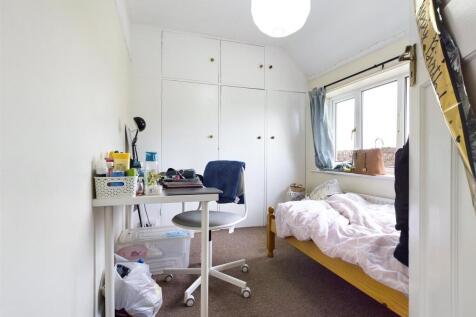 Bedroom-House-To-Ren