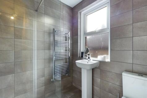 Bath-Room-To-Rent