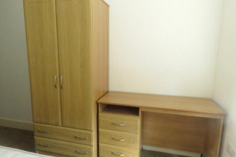 Bedroom-Room-To-Rent