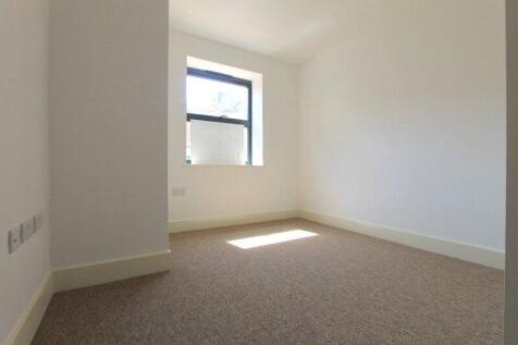 Lounge-Room-To-Rent