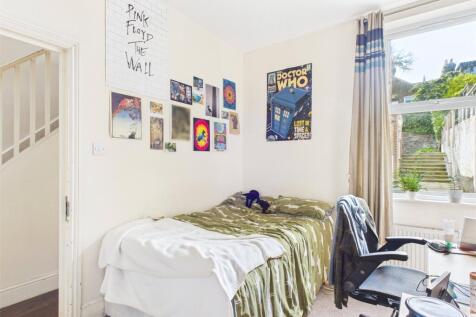 Bedroom-Room-To Rent