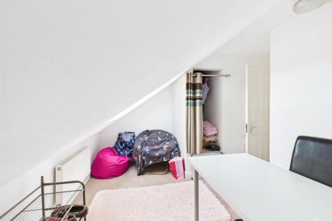 Bedroom-Room-To Rent