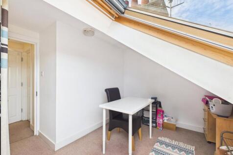 Bedroom-Room-To Rent