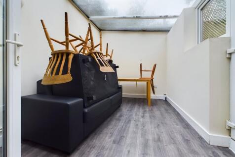 Frontroom-To-Rent