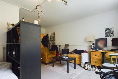 Studio Room