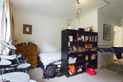 Studio Room
