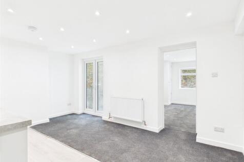 Lounge-Flat-To-Rent