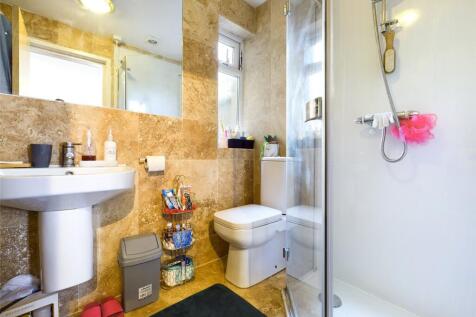 Bathroom-Room-To-Ren